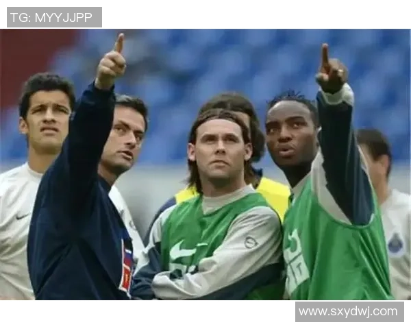 90年代足球传奇马罗的巅峰岁月与辉煌足坛生涯回顾