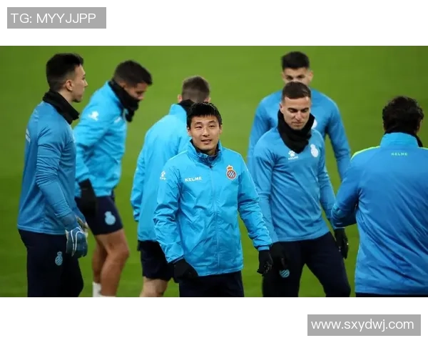 足球场上的笑料百出 看球星如何用幽默击败对手 足球场上的笑料百出 看球星如何用幽默击败对手