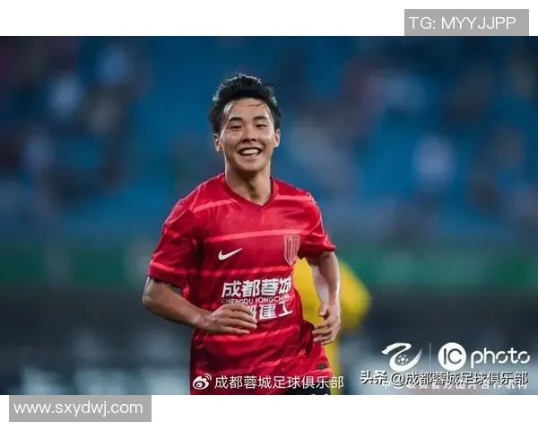 足球球星拼搏精神点燃青春梦想激励我们勇敢追逐远大理想 足球球星拼搏精神点燃青春梦想激励我们勇敢追逐远大理想